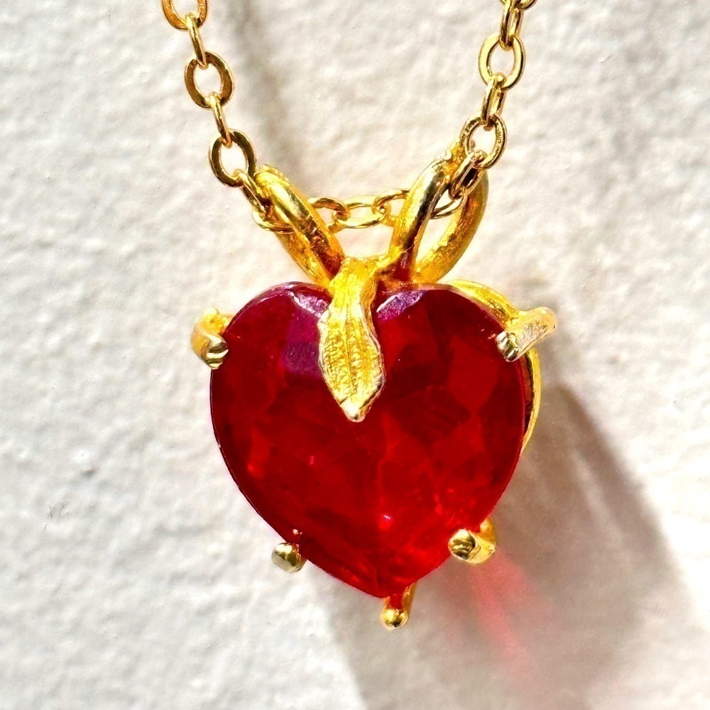 Elegant Brilliant Red Crystal Glass Heart Pendant Necklace Gold Tone Chain 4032